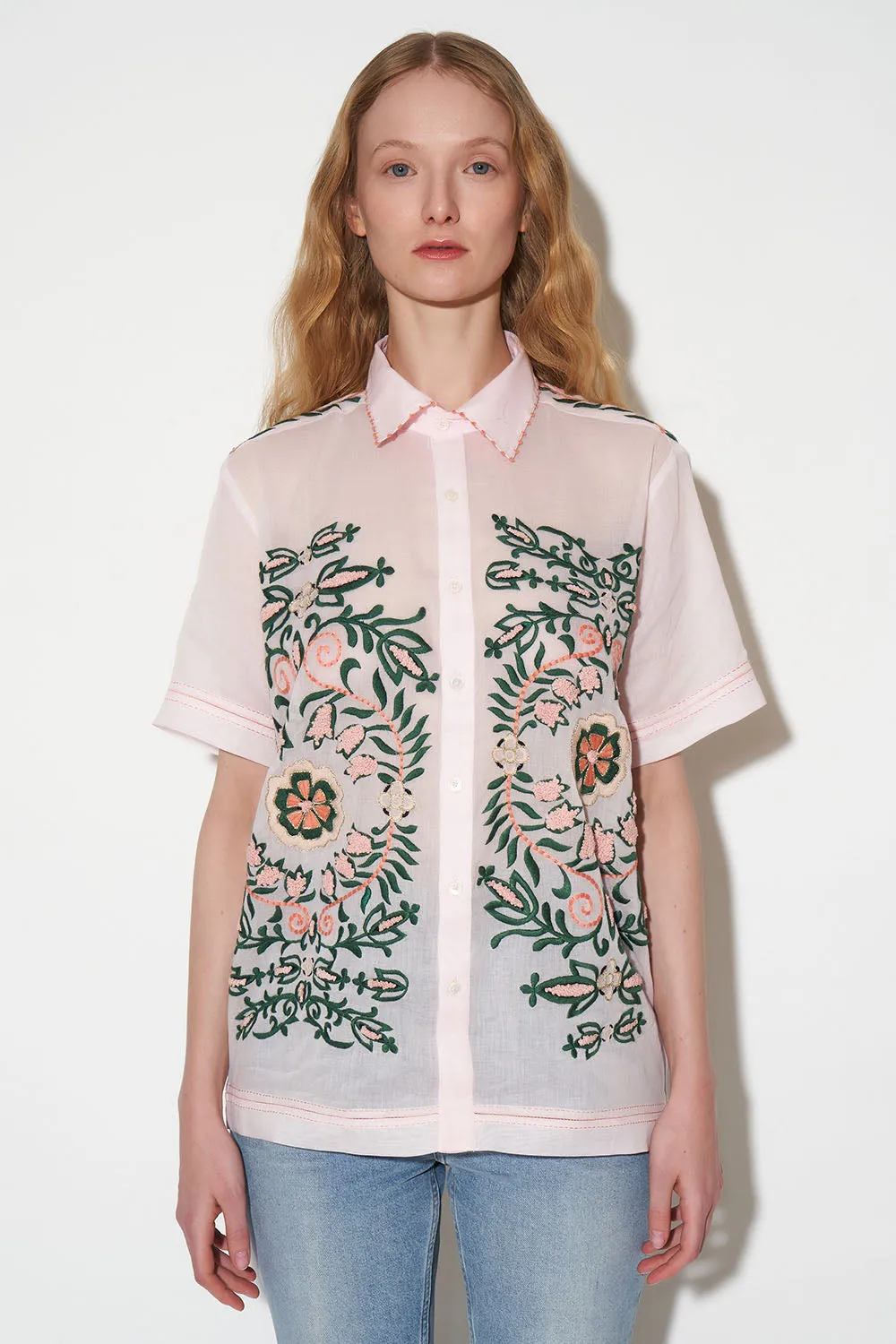 Chemise coupe droite brodée à la main